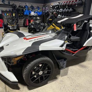 2016 Polaris Slingshot® Trike Motorcycle Reverse Trike SL LE White Pearl