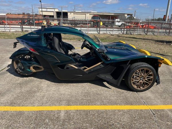 Slingshot Grand Touring LE