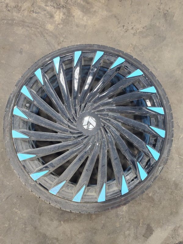 2021 Polaris Slingshot R Two 22" Azara Wheels